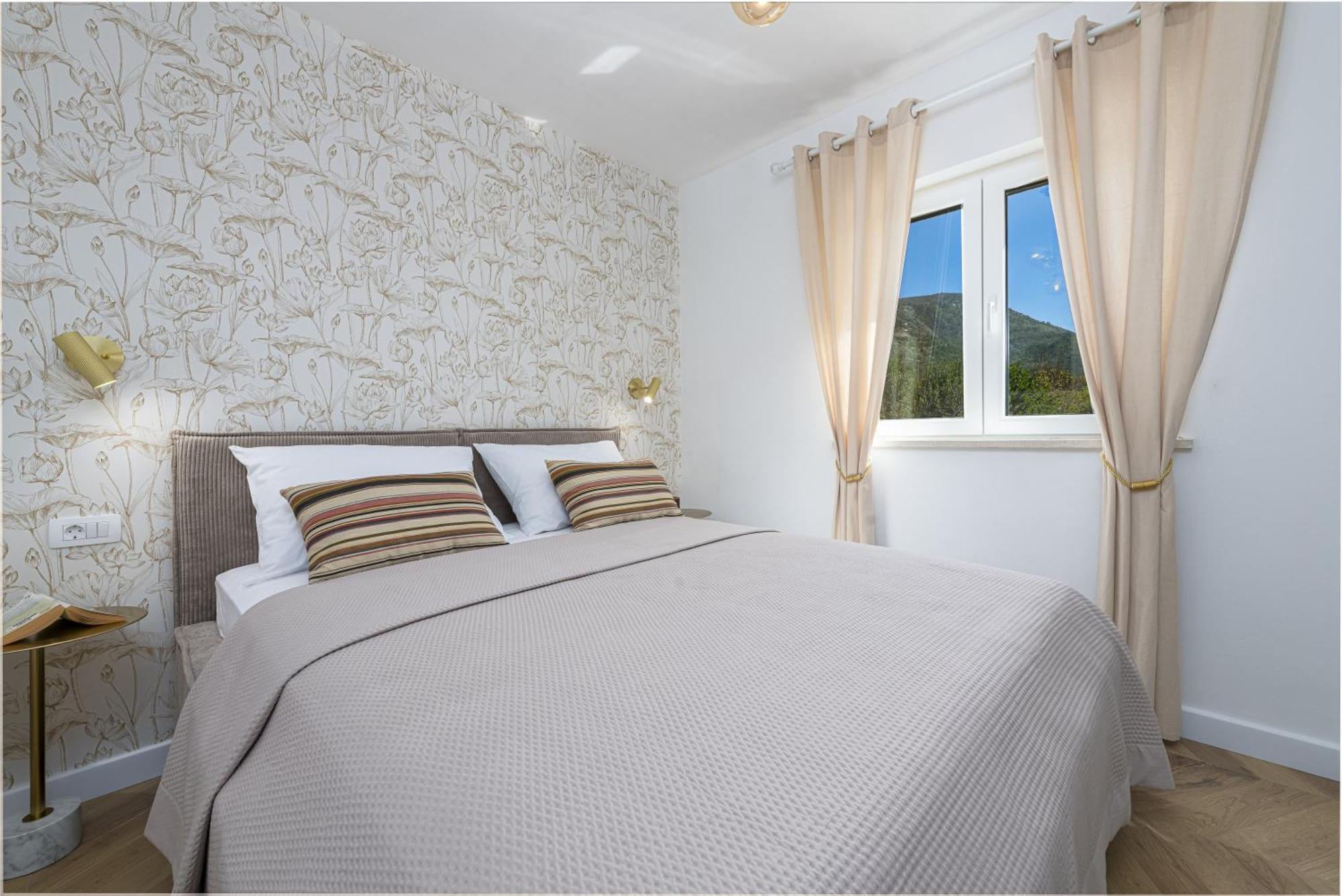 Apartament Maris *