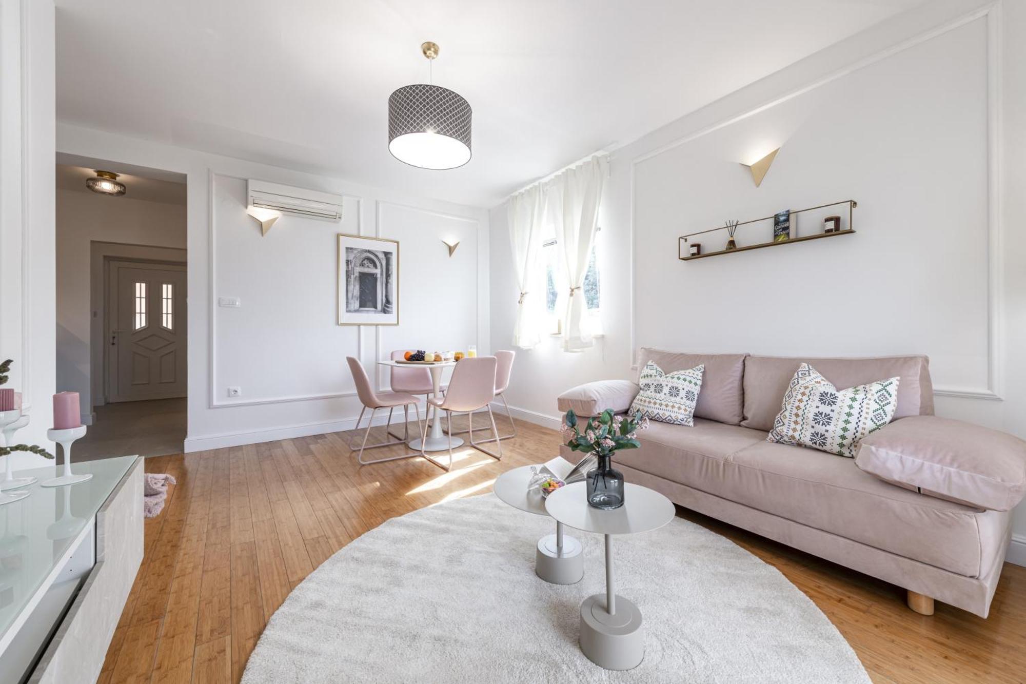 Maris Apartament *